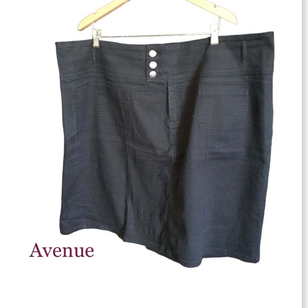 Avenue Short Straight Skirt with Three Button Waist and Zip Fly, 26W